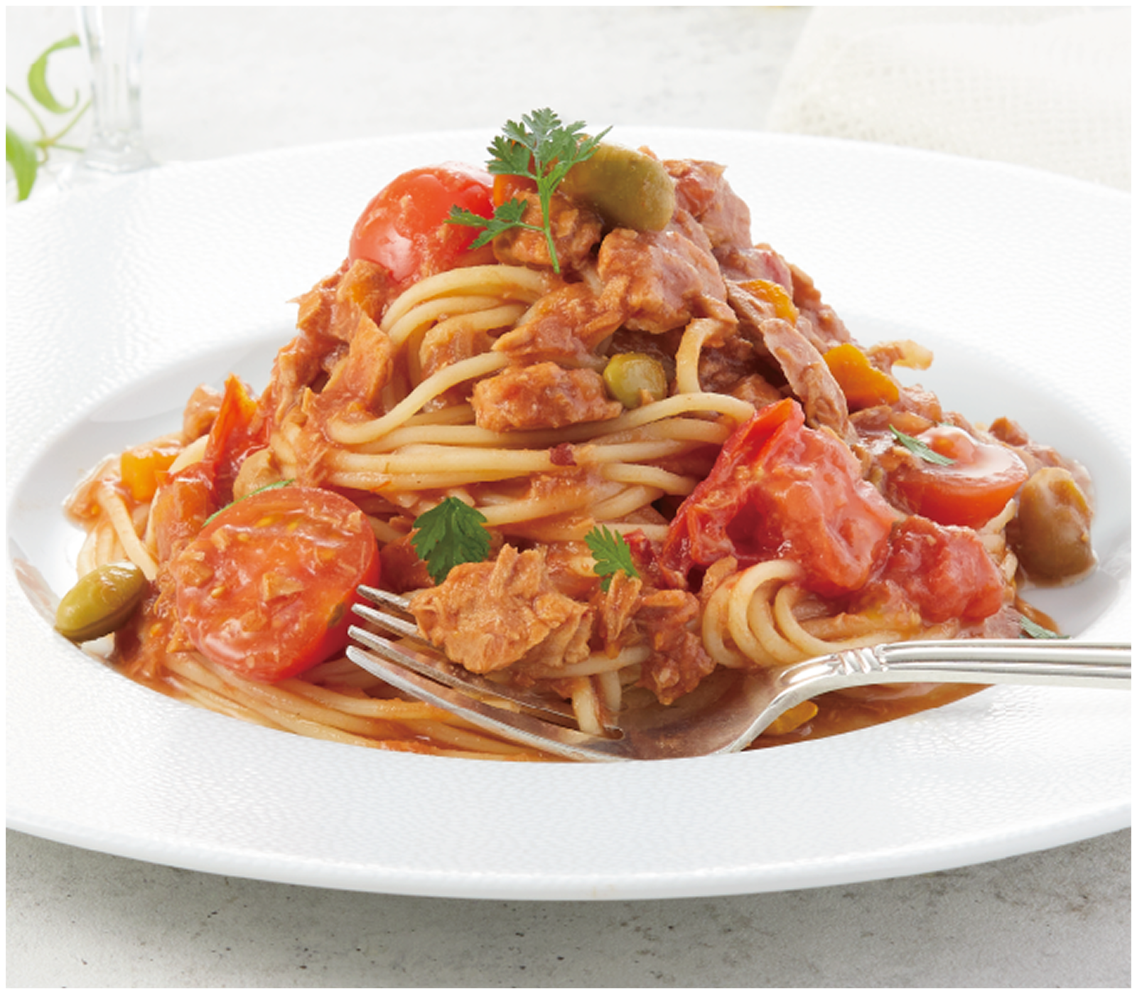 まぐろ煮みそ味でつくるツナトマトパスタ